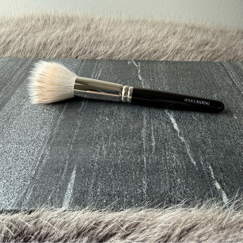 Hakuhodo B4001/J4001 Duo Fiber Powder Brush